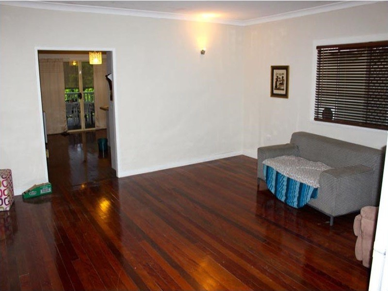 82 White Street, Graceville QLD 4075