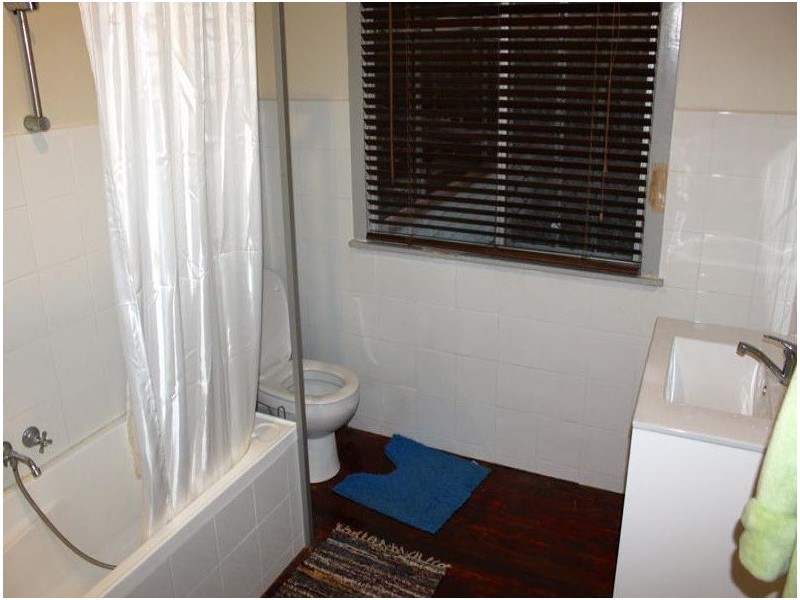 82 White Street, Graceville QLD 4075