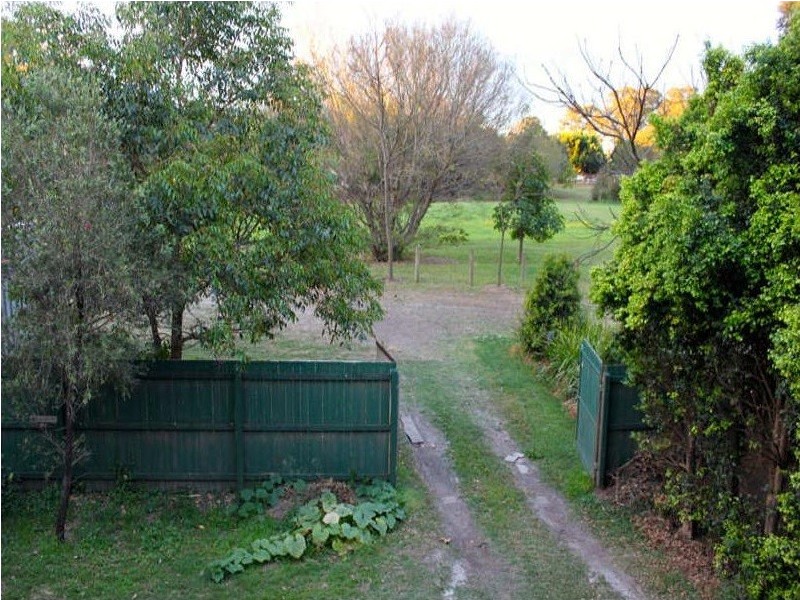 82 White Street, Graceville QLD 4075