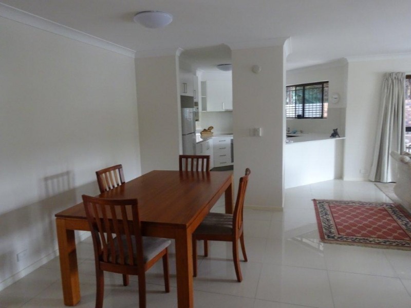 2/15 Riverview Terrace., Indooroopilly QLD 4068