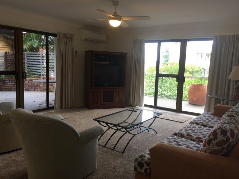 2/15 Riverview Terrace., Indooroopilly QLD 4068