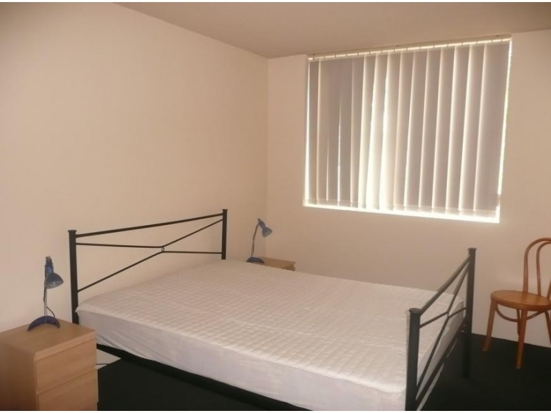 3/208. Carmody Road, St Lucia QLD 4067