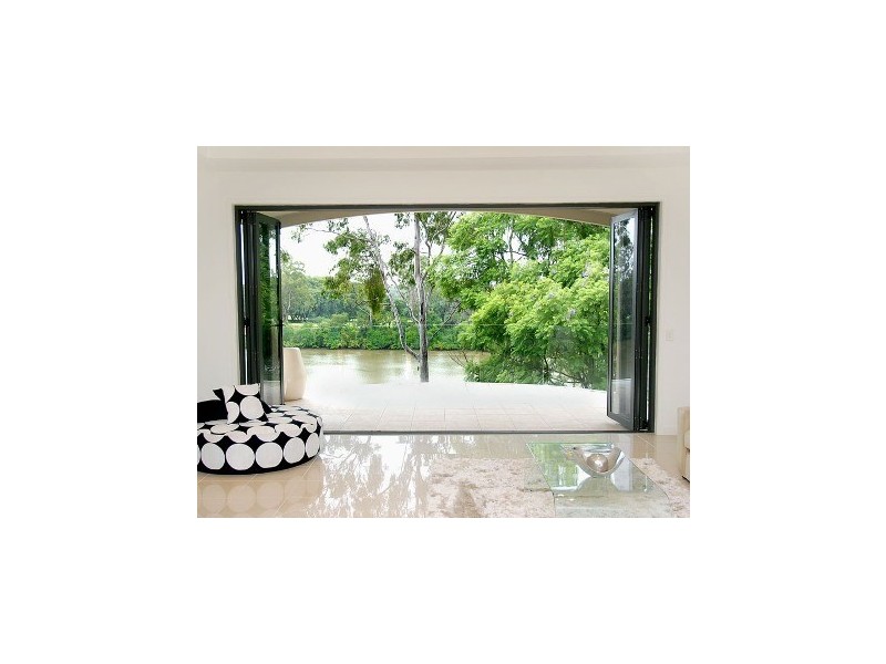 83 King Arthur Terrace., Tennyson QLD 4105