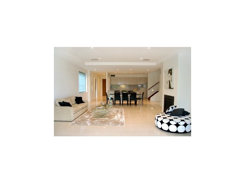 83 King Arthur Terrace., Tennyson QLD 4105