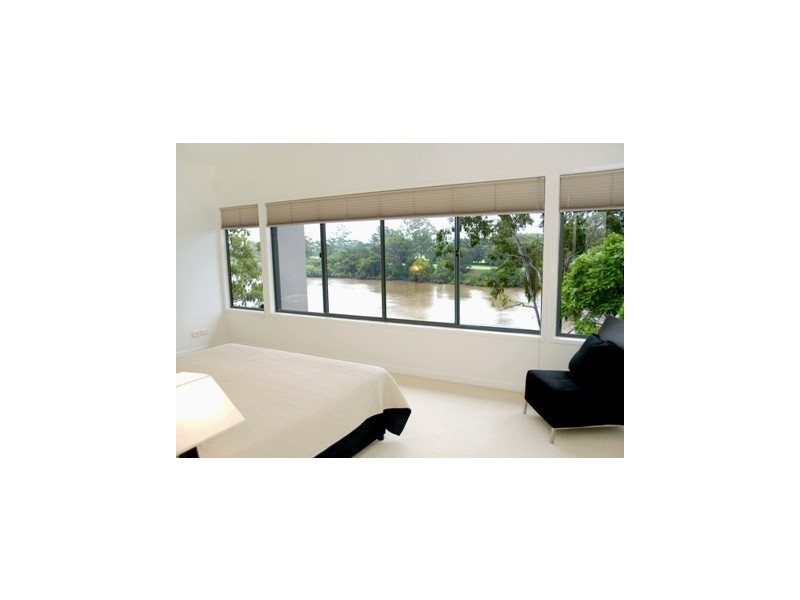 83 King Arthur Terrace., Tennyson QLD 4105