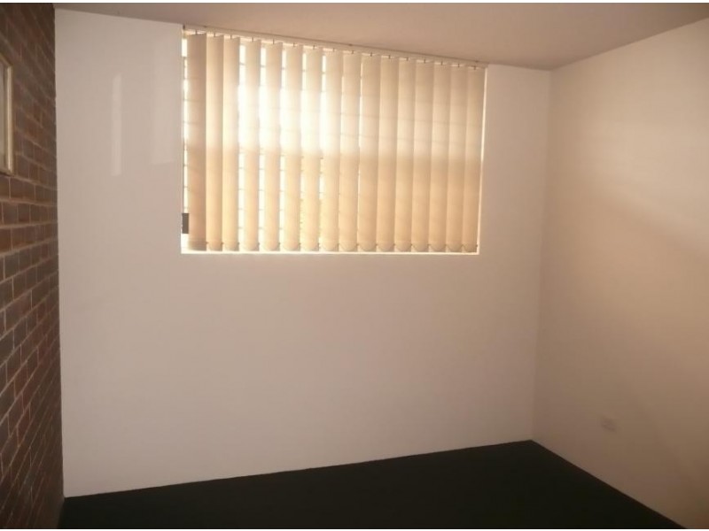 3/208 Carmody Road., St Lucia QLD 4067