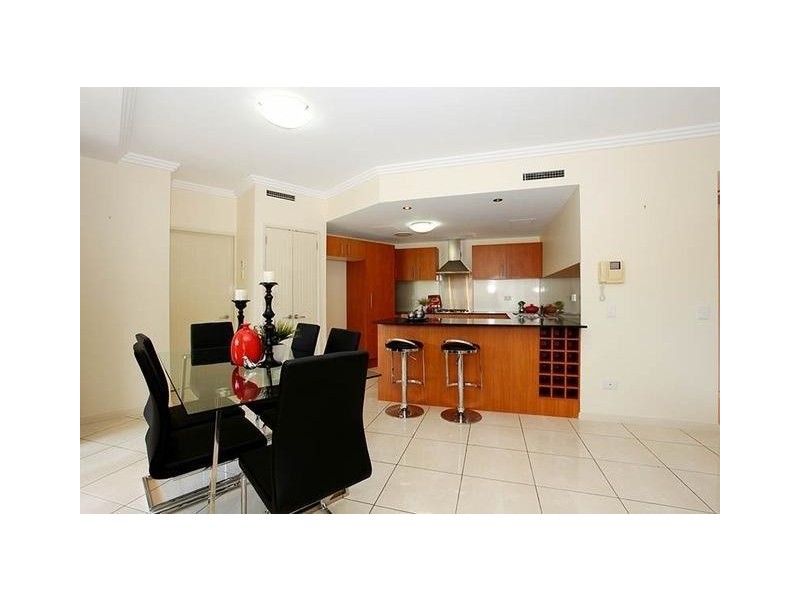 1/40. Underhill Avenue, Indooroopilly QLD 4068