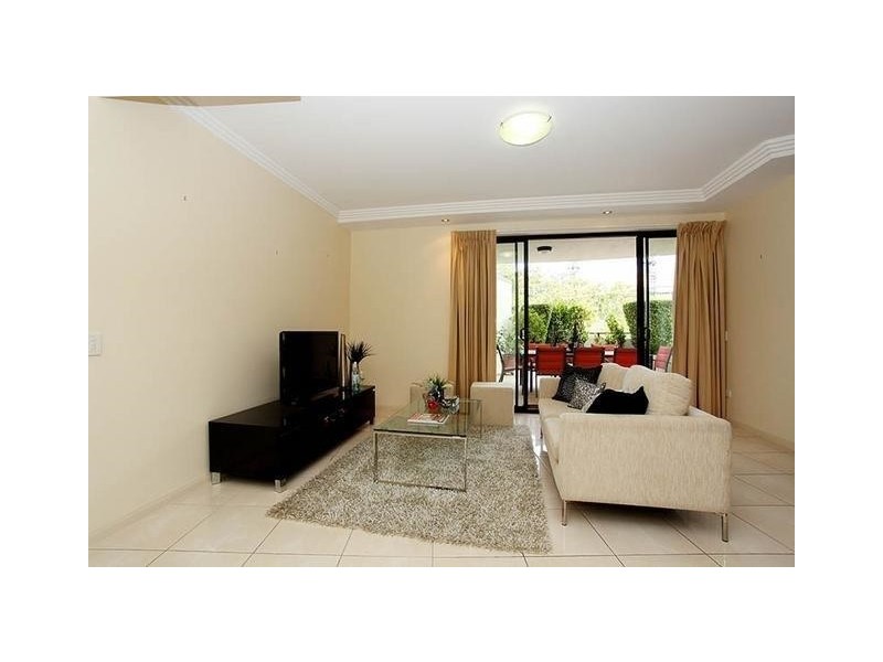 1/40. Underhill Avenue, Indooroopilly QLD 4068