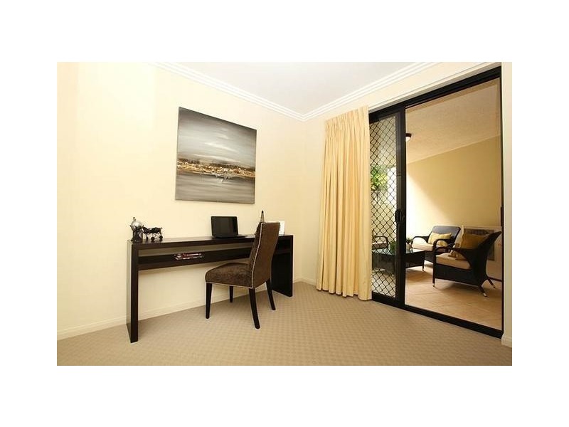 1/40. Underhill Avenue, Indooroopilly QLD 4068