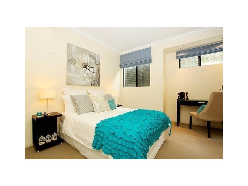 1/40. Underhill Avenue, Indooroopilly QLD 4068