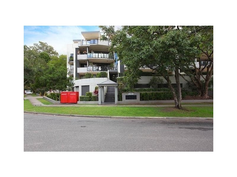 1/40. Underhill Avenue, Indooroopilly QLD 4068