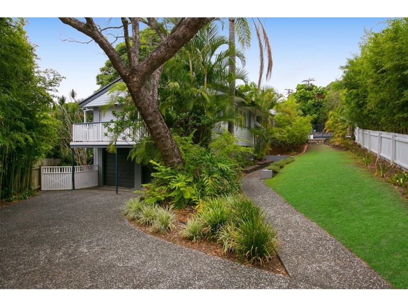 23 Orkney Street, Kenmore QLD 4069