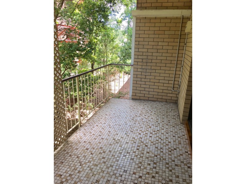 2/18. Foxton Street, Indooroopilly QLD 4068