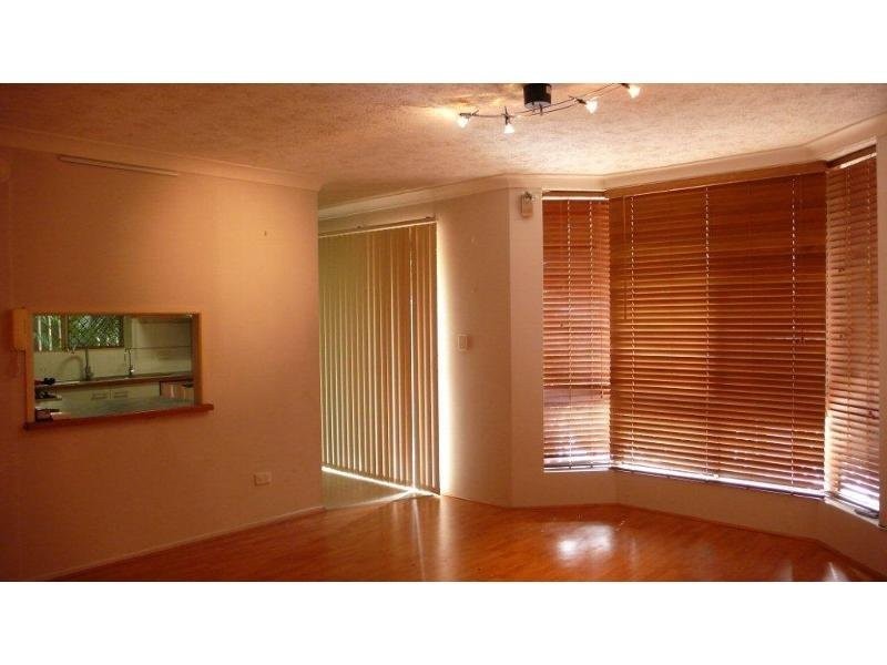 3/115 Central Avenue, Indooroopilly QLD 4068