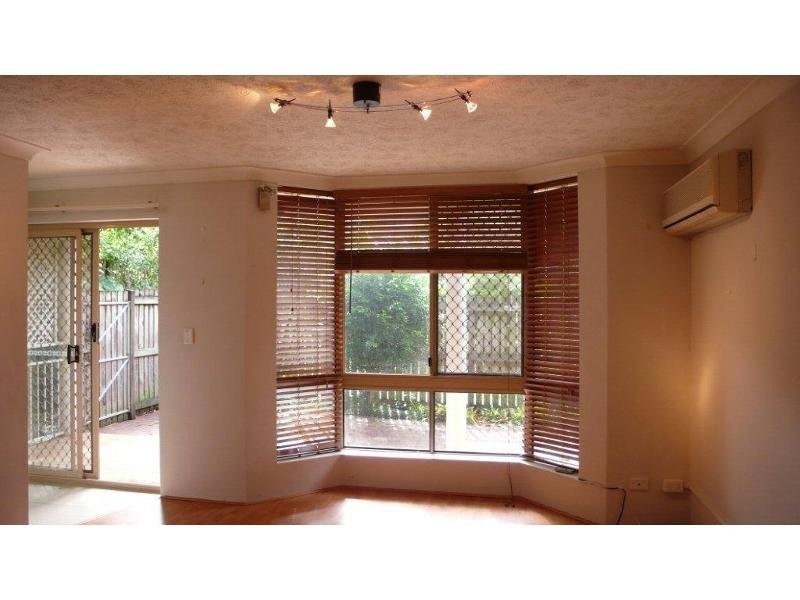 3/115 Central Avenue, Indooroopilly QLD 4068