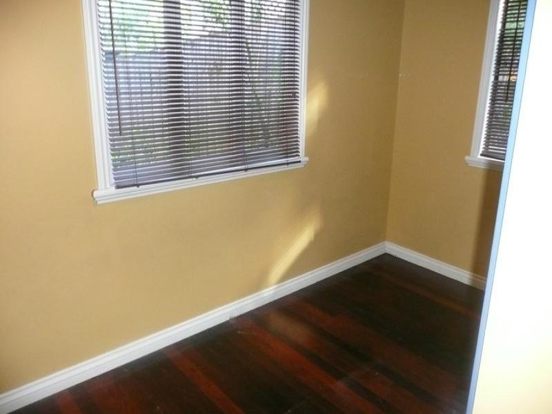 15 Julie Street, Indooroopilly QLD 4068