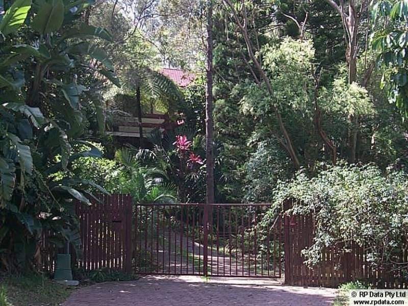 12 Brinkworth Place, Indooroopilly QLD 4068