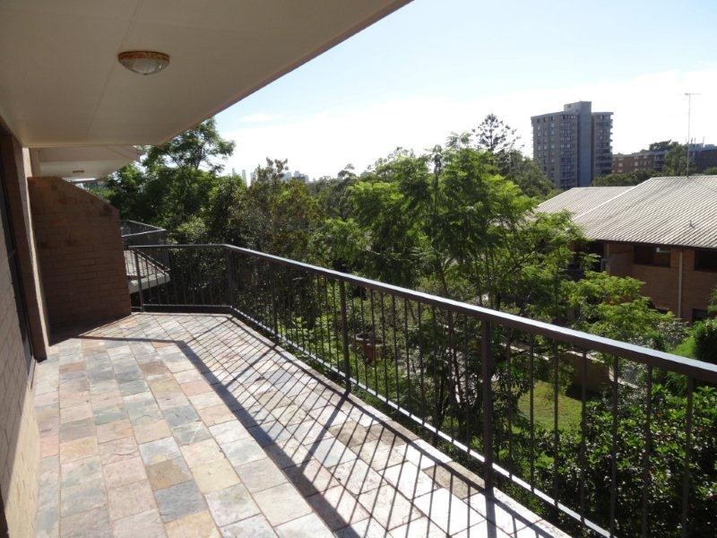 4/22 Armadale Street, St Lucia QLD 4067