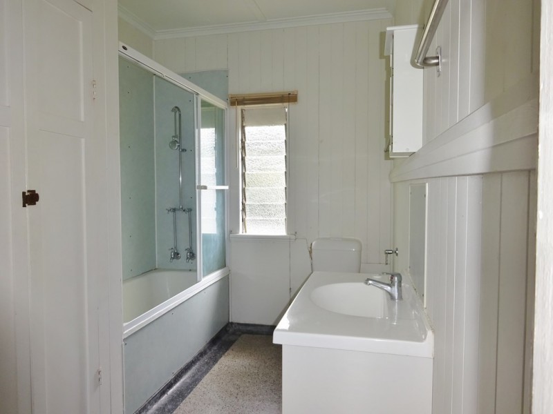 4 Sundridge Street, Taringa QLD 4068