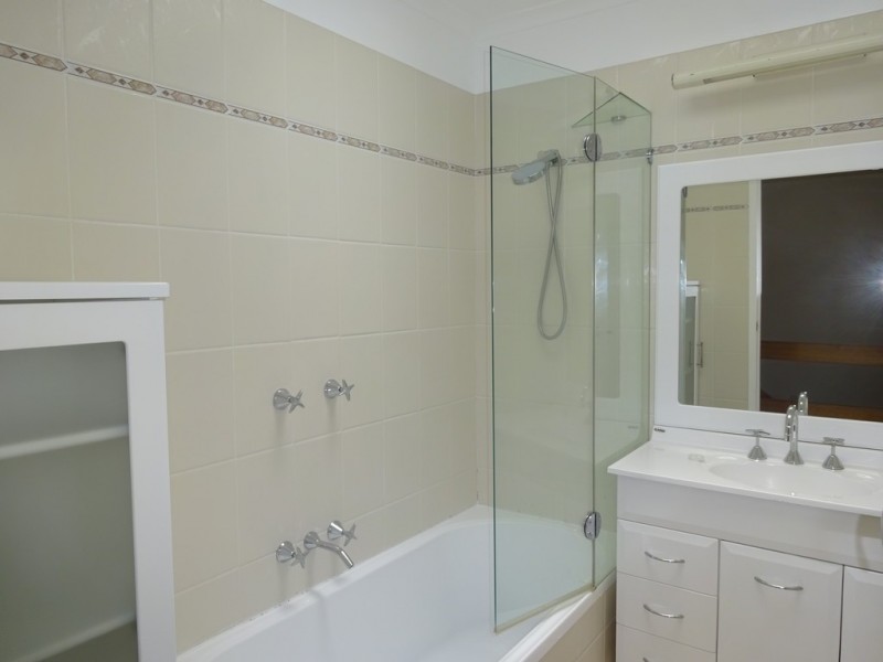 5/46 Newcross Street, Indooroopilly QLD 4068