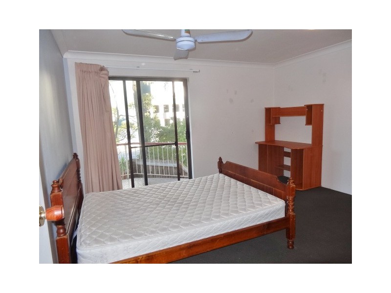 3/5 Grosvenor Road, Indooroopilly QLD 4068