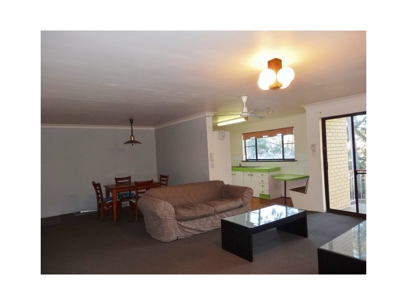 3/5 Grosvenor Road, Indooroopilly QLD 4068