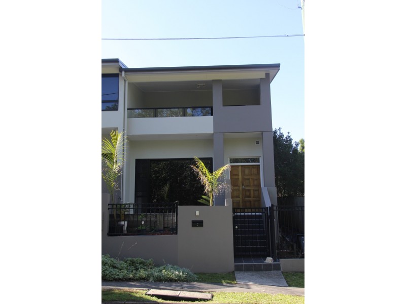 42 Foxton Street, Indooroopilly QLD 4068