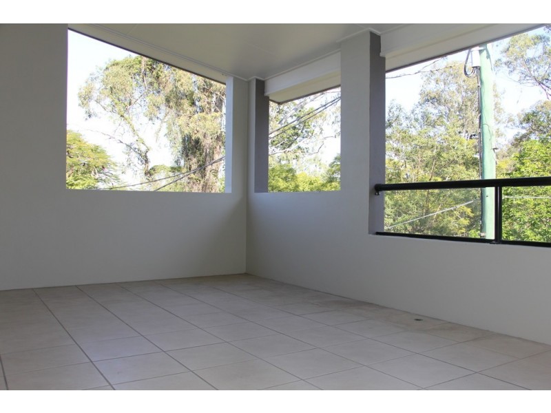 42 Foxton Street, Indooroopilly QLD 4068