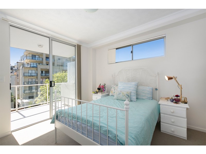 4/16 Grosvenor Road, Indooroopilly QLD 4068