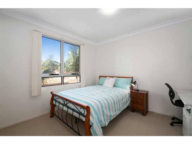 4/16 Grosvenor Road, Indooroopilly QLD 4068