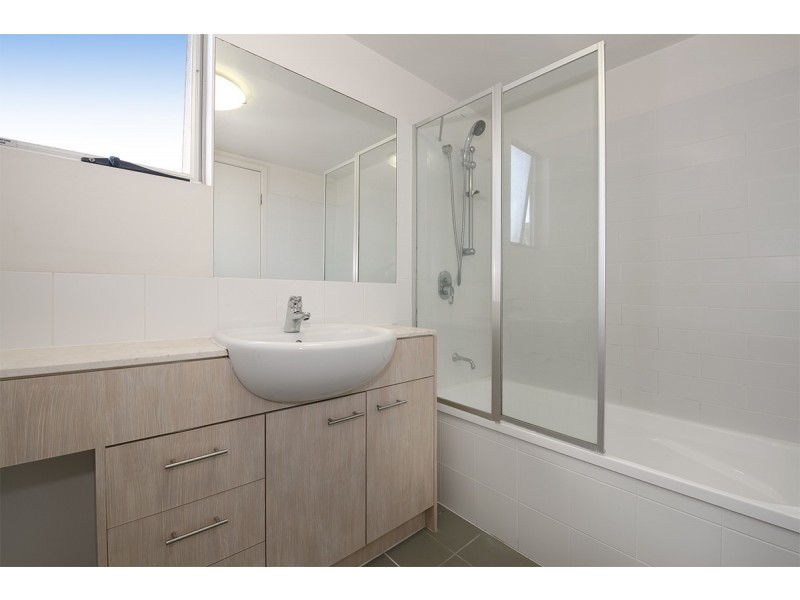 4/16 Grosvenor Road, Indooroopilly QLD 4068