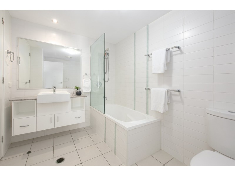87/95 Clarence Road, Indooroopilly QLD 4068