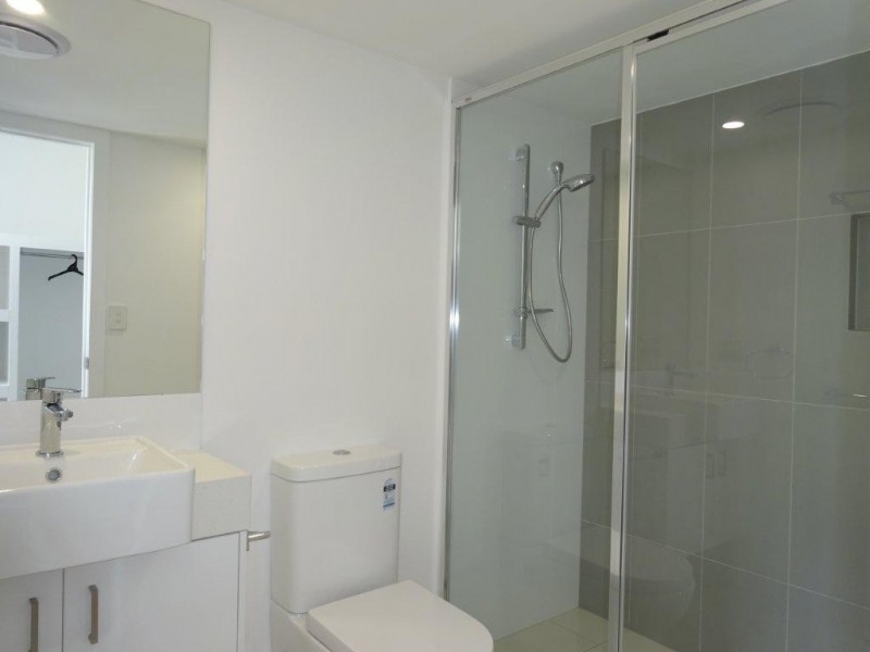 5./16 Kings Road, Taringa QLD 4068