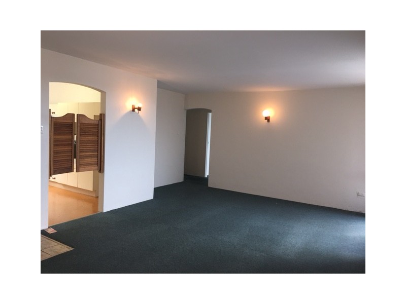 2/114 Carmody Road., St Lucia QLD 4067