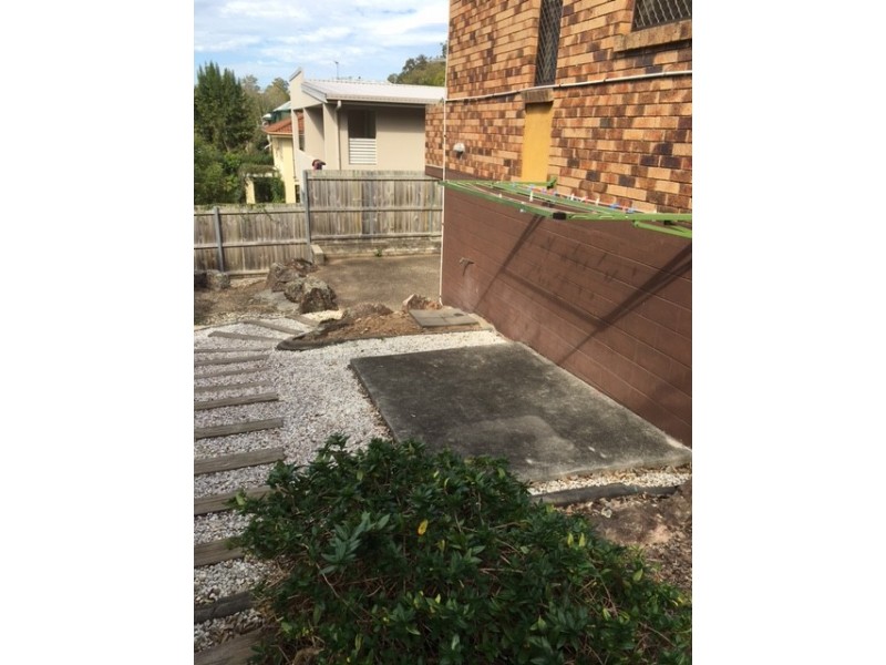 2/114 Carmody Road., St Lucia QLD 4067