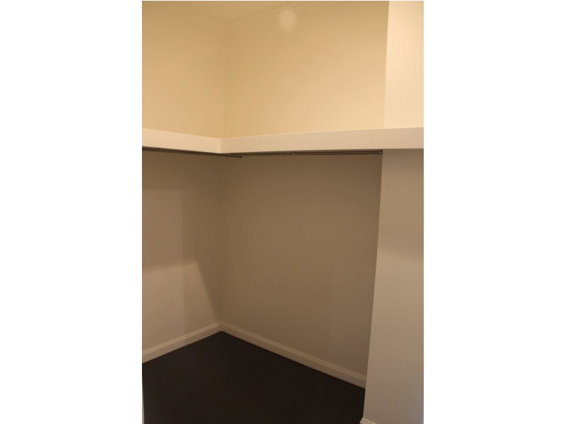 42 Foxton Street., Indooroopilly QLD 4068