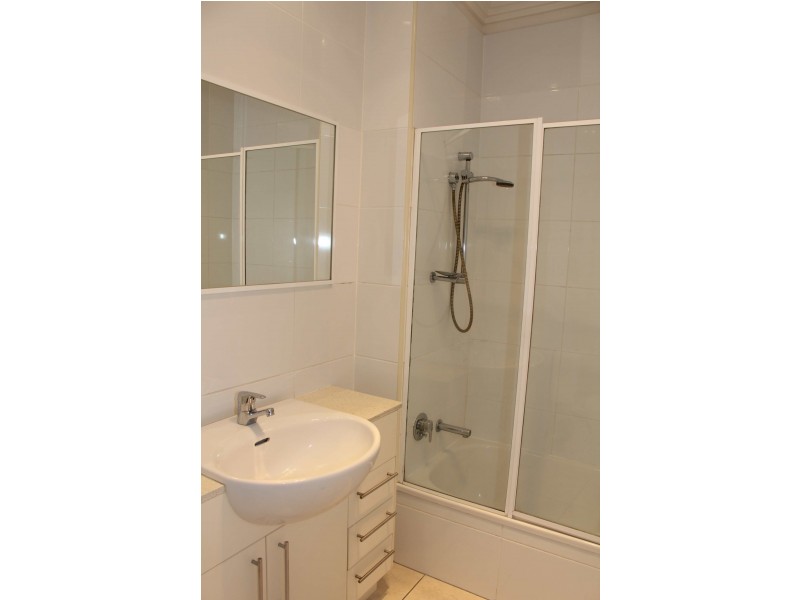 42 Foxton Street., Indooroopilly QLD 4068