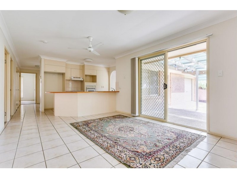 16 Peppertree Street, Sinnamon Park QLD 4073
