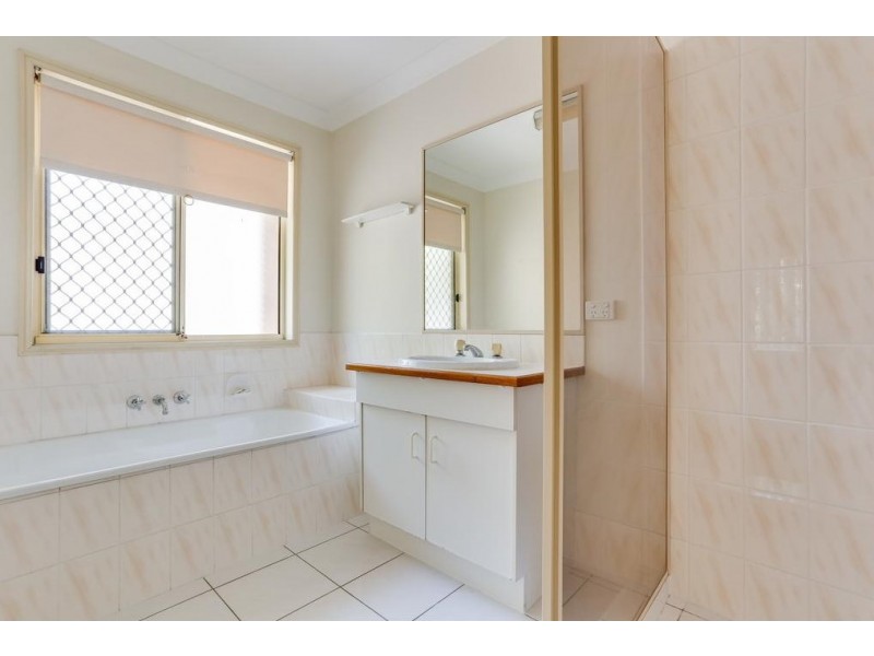 16 Peppertree Street, Sinnamon Park QLD 4073