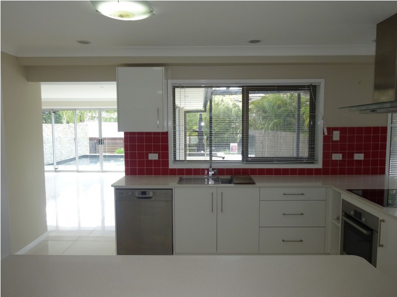 4 Bonhill Court, Indooroopilly QLD 4068