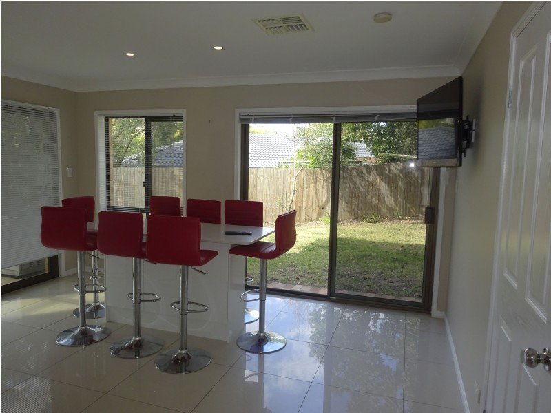 4 Bonhill Court, Indooroopilly QLD 4068