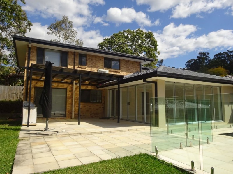 4 Bonhill Court, Indooroopilly QLD 4068