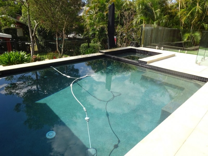 4 Bonhill Court, Indooroopilly QLD 4068