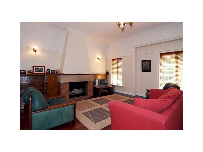 259 Lambert Road, Indooroopilly QLD 4068