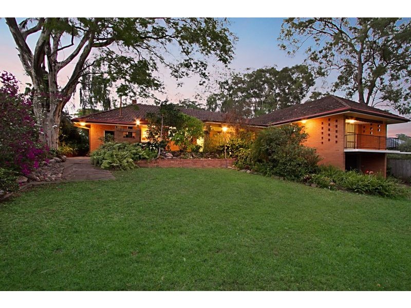 134 Harts Road, Indooroopilly QLD 4068