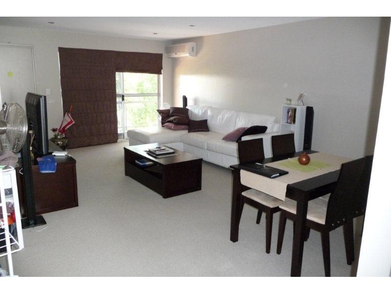 8/160 Central Avenue, Indooroopilly QLD 4068