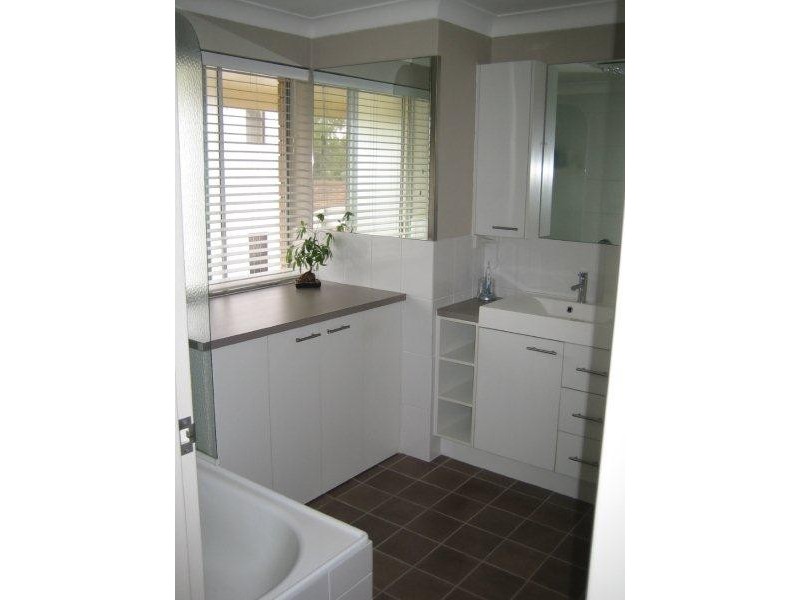 8/160 Central Avenue, Indooroopilly QLD 4068