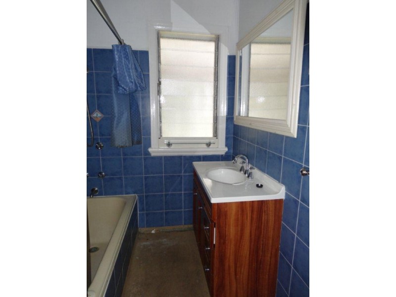 96 Taringa Parade, Indooroopilly QLD 4068