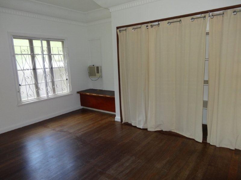 96 Taringa Parade, Indooroopilly QLD 4068