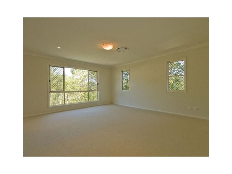 17 Usher Street, Indooroopilly QLD 4068
